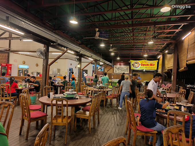 Kampung Nelayan Floating Seafood Market Restaurant (Silverado Corporation Sdn Bhd)