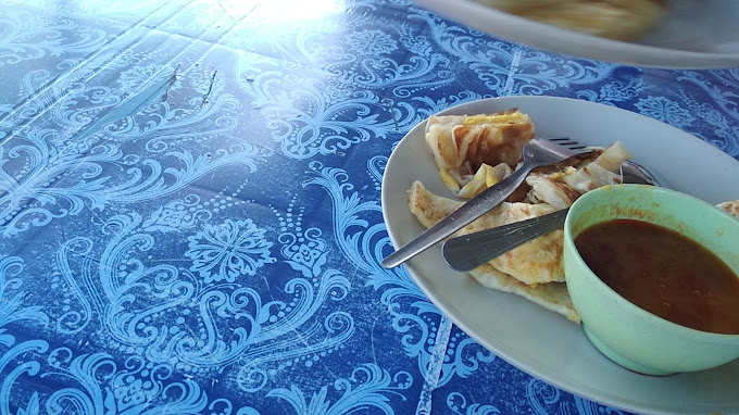 Kedai Roti Canai Cik Lee & Cik Fiena