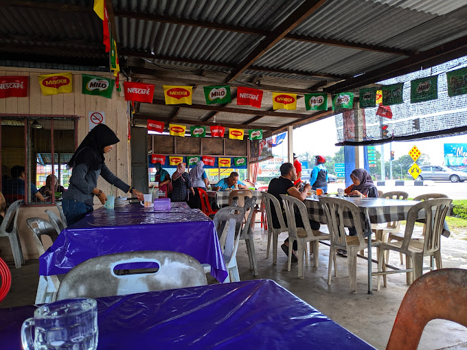 Warung Nasi Dagang Warisan Pak Nela