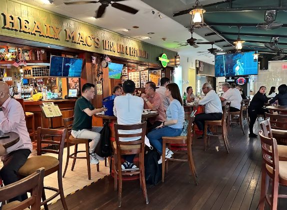 Healy Mac's Irish Bar & Restaurant- Publika